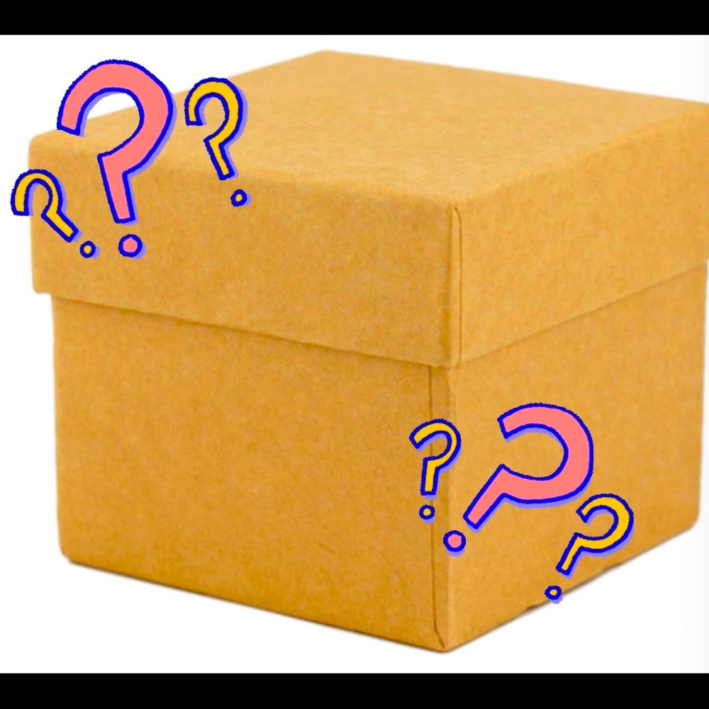 MENS AND WOMENS MYSTERY BOX 15 ITEMS